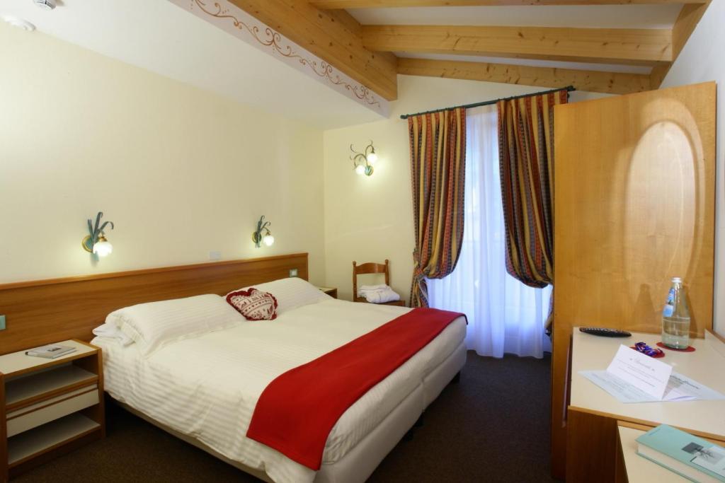Hotel Des Alpes Мольвено Номер фото